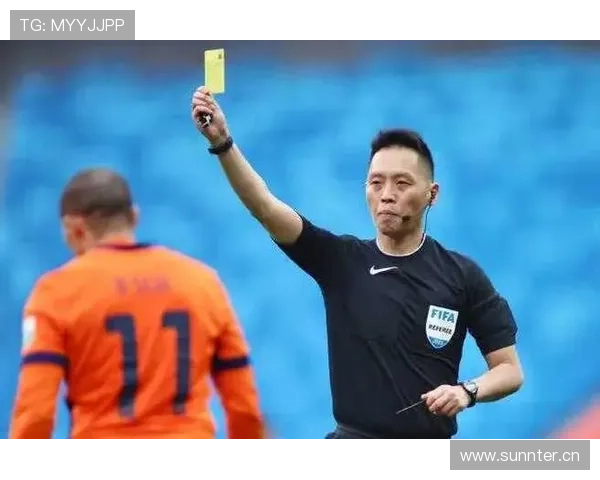 故意肘击为何直接红牌？规则如何界定“故意”与“暴力行为”