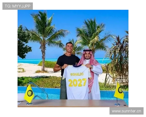 C罗这待遇，连家里的猫都活成了明星感觉